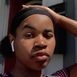 Meet your Posher, Dara